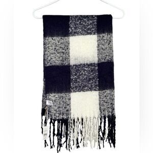 NWT Loft Buffalo Check Blanket Scarf Navy and Cream